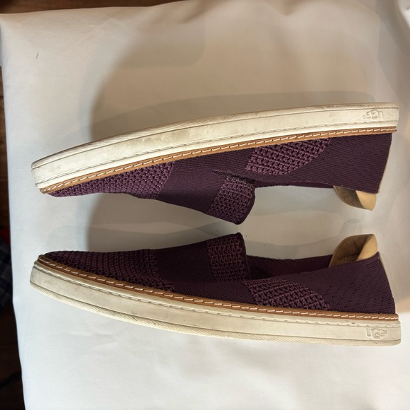 UGG Sz 9.5 Canvass Burgundy Purple Slip On Slide Sneakers Rubber Sole - Picture 6 of 12